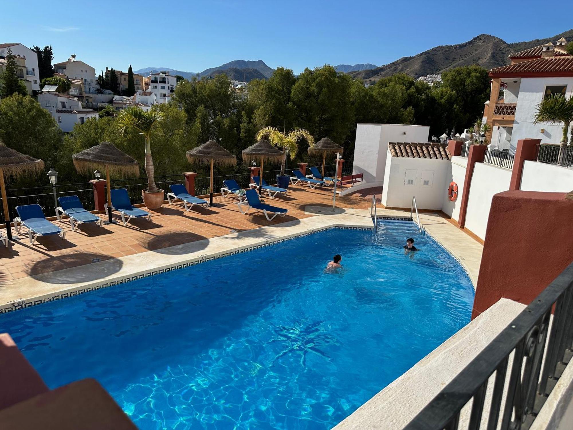 Spacious Family Villa Aljamar 8A Nerja Esterno foto